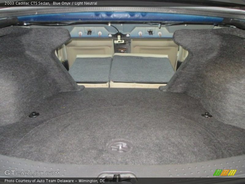 Blue Onyx / Light Neutral 2003 Cadillac CTS Sedan