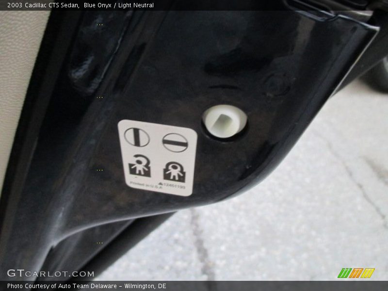 Blue Onyx / Light Neutral 2003 Cadillac CTS Sedan