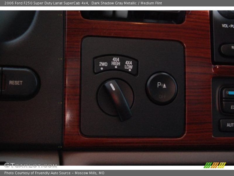 Dark Shadow Gray Metallic / Medium Flint 2006 Ford F250 Super Duty Lariat SuperCab 4x4