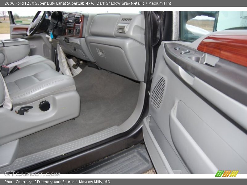 Dark Shadow Gray Metallic / Medium Flint 2006 Ford F250 Super Duty Lariat SuperCab 4x4