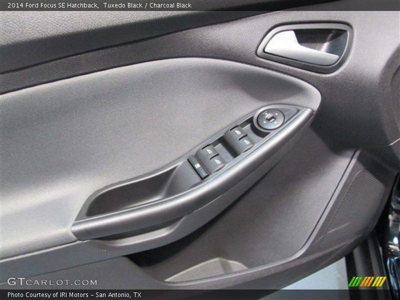 Tuxedo Black / Charcoal Black 2014 Ford Focus SE Hatchback