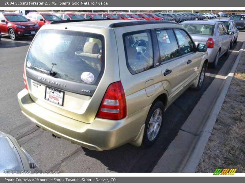 Sierra Gold Metallic / Beige 2004 Subaru Forester 2.5 XS