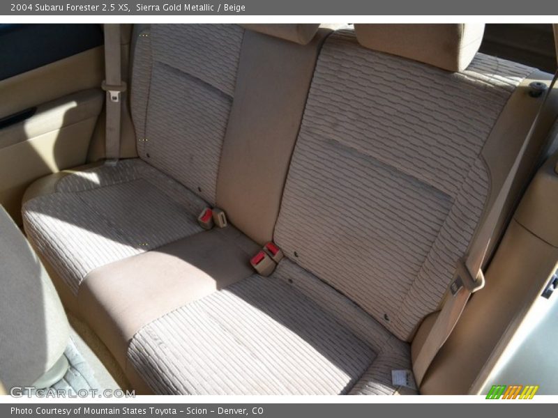 Sierra Gold Metallic / Beige 2004 Subaru Forester 2.5 XS
