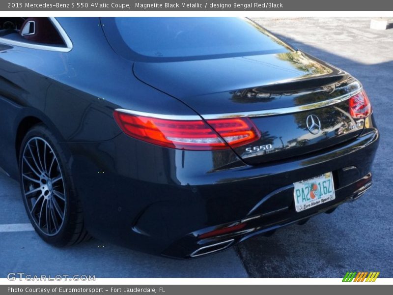 Magnetite Black Metallic / designo Bengal Red/Black 2015 Mercedes-Benz S 550 4Matic Coupe