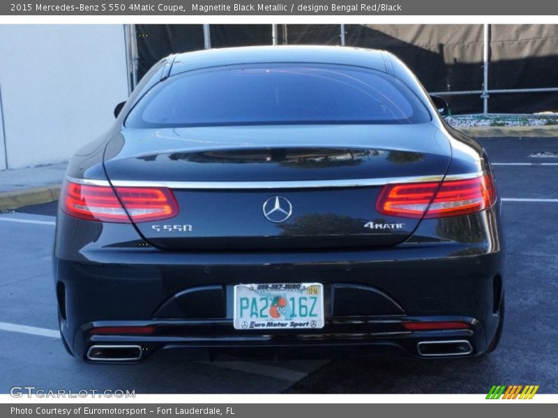 Magnetite Black Metallic / designo Bengal Red/Black 2015 Mercedes-Benz S 550 4Matic Coupe