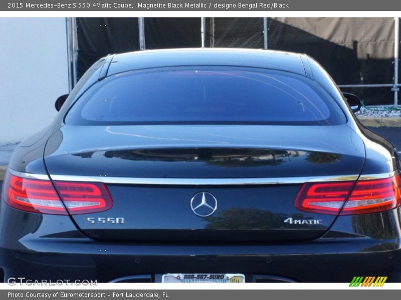 Magnetite Black Metallic / designo Bengal Red/Black 2015 Mercedes-Benz S 550 4Matic Coupe