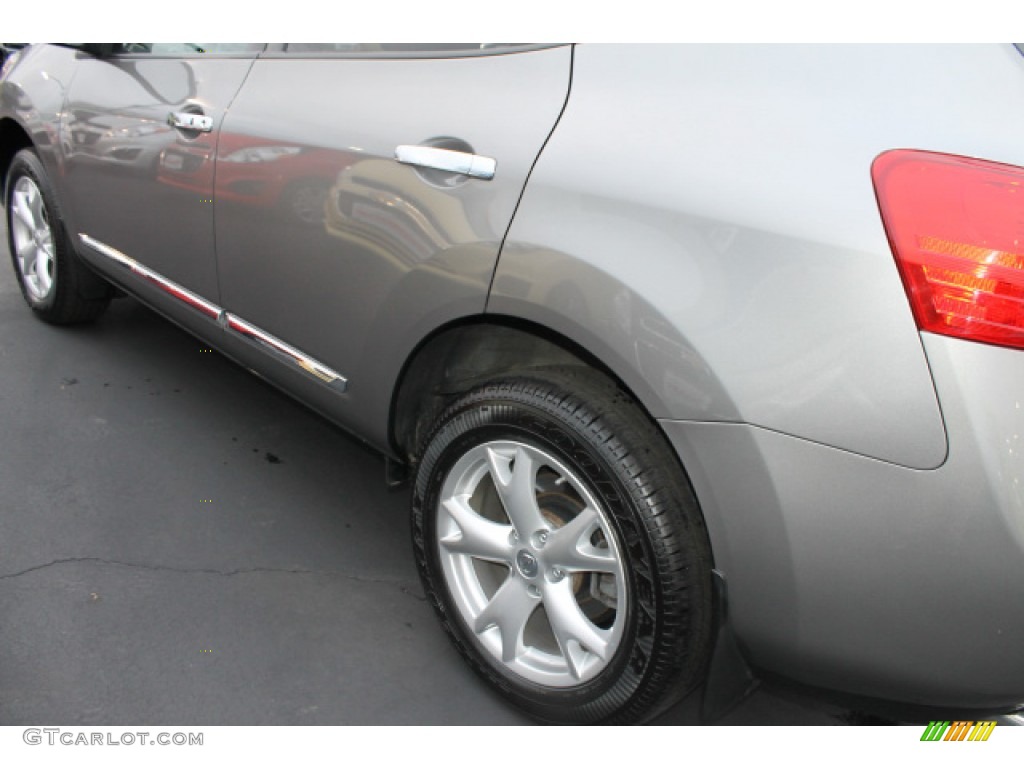 2011 Rogue SV - Platinum Graphite / Black photo #4