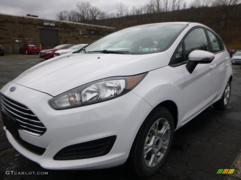 2015 Fiesta SE Hatchback - Oxford White / Charcoal Black photo #3