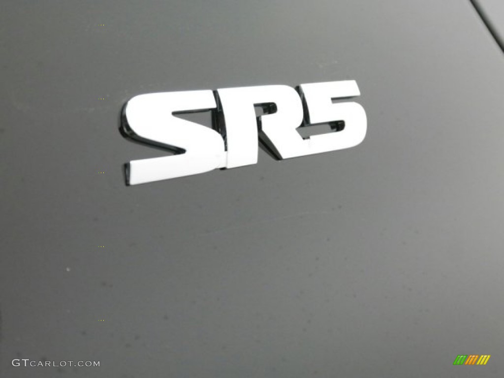 2015 4Runner SR5 Premium - Attitude Black / Black photo #8