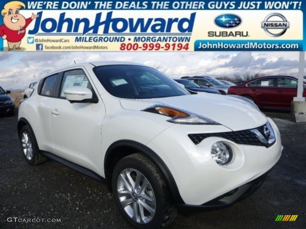 2015 Juke SV AWD - Pearl White / Black/Red photo #1