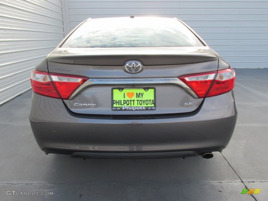 2015 Camry SE - Predawn Gray Mica / Black photo #5