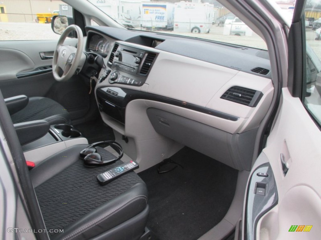 2011 Sienna XLE AWD - Silver Sky Metallic / Bisque photo #27