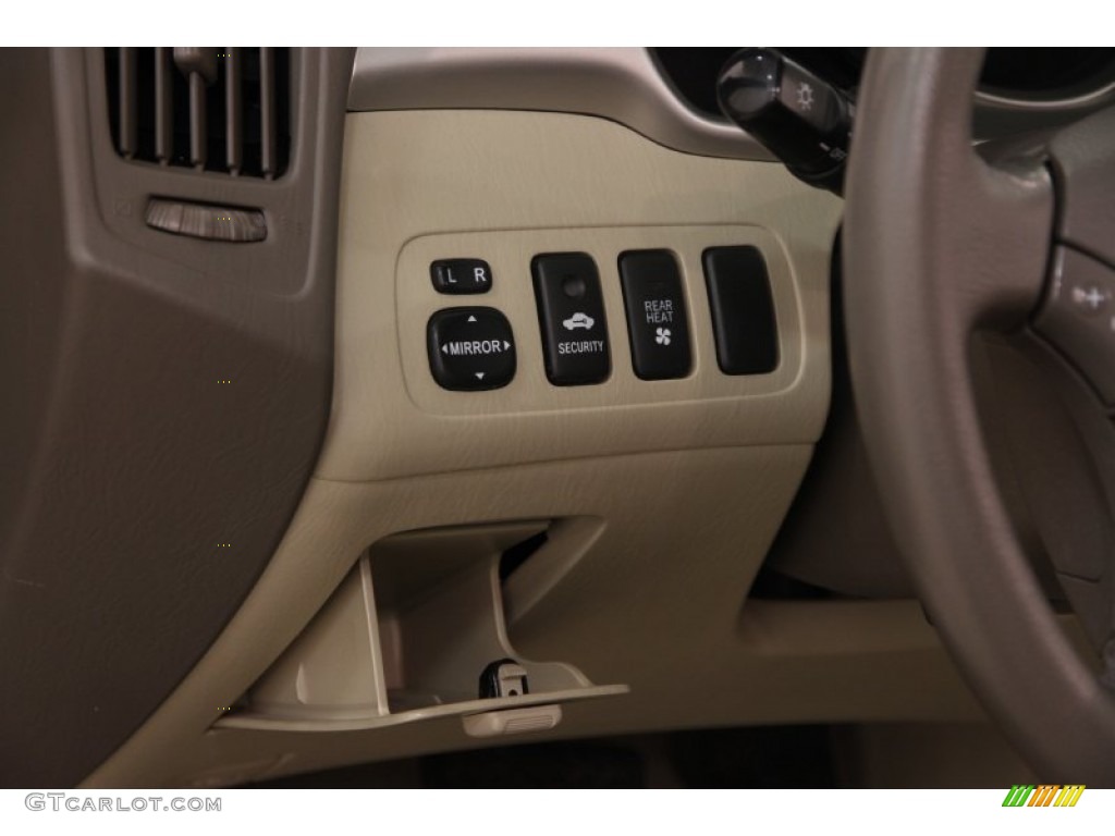2005 Toyota Highlander V6 4WD Controls Photo #100030754