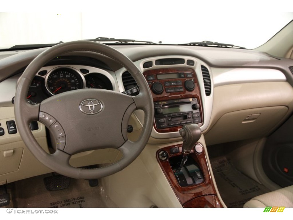 2005 Toyota Highlander V6 4WD Ivory Dashboard Photo #100030802
