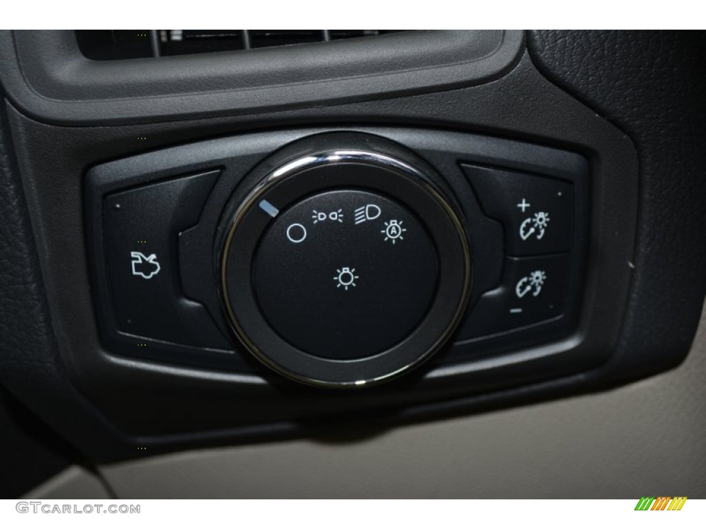 2014 Focus SE Sedan - Sterling Gray / Medium Light Stone photo #19