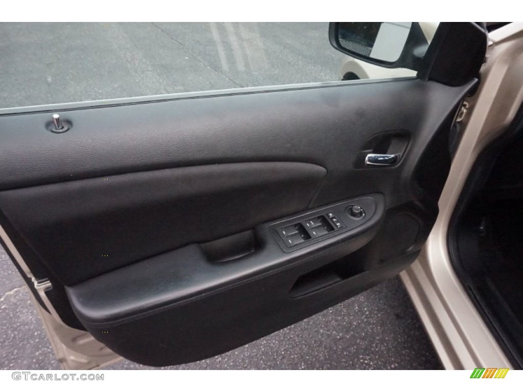 2014 200 LX Sedan - Cashmere Pearl / Black photo #11