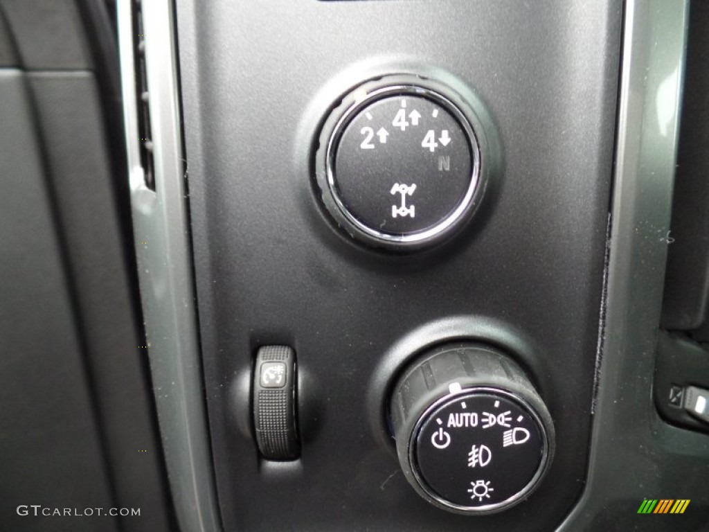 2015 Chevrolet Silverado 2500HD LT Regular Cab 4x4 Controls Photo #100039445