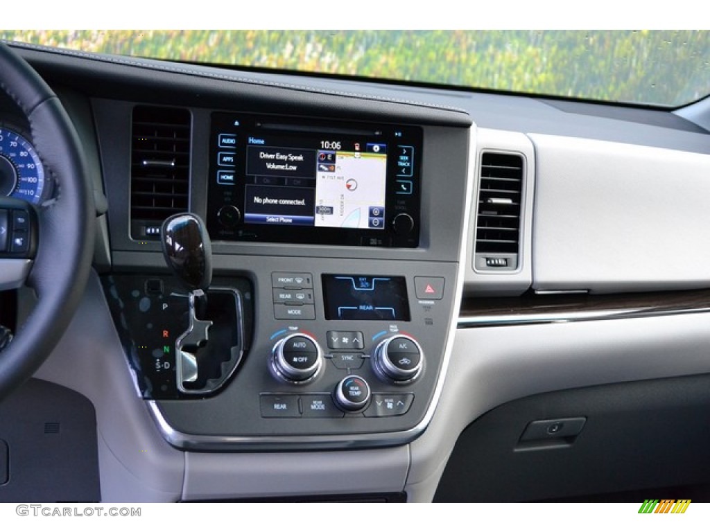 2015 Toyota Sienna XLE Controls Photos