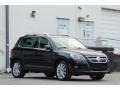 Deep Black Metallic - Tiguan SE Photo No. 3