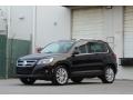 Deep Black Metallic - Tiguan SE Photo No. 4