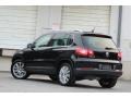 Deep Black Metallic - Tiguan SE Photo No. 5