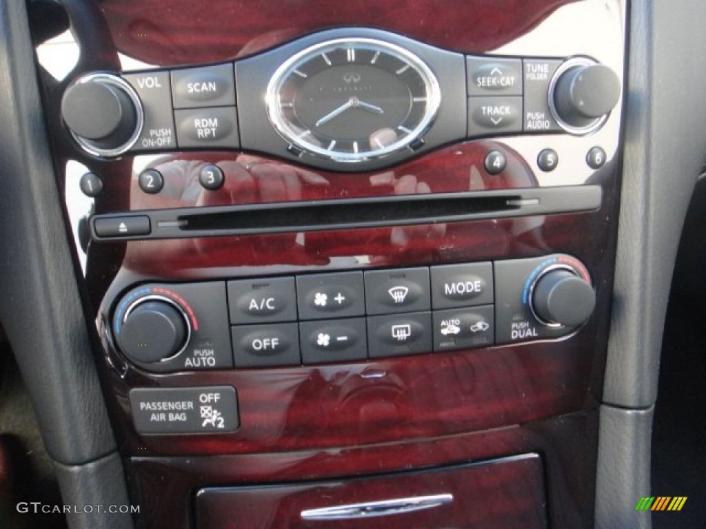2014 Infiniti QX50 Journey AWD Controls Photo #100042370