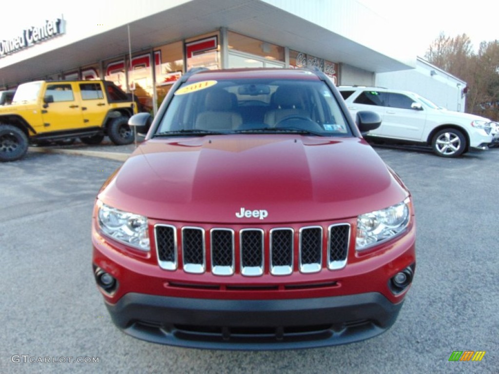 2011 Compass 2.4 Limited 4x4 - Deep Cherry Red Crystal Pearl / Dark Slate Gray/Light Pebble Beige photo #8