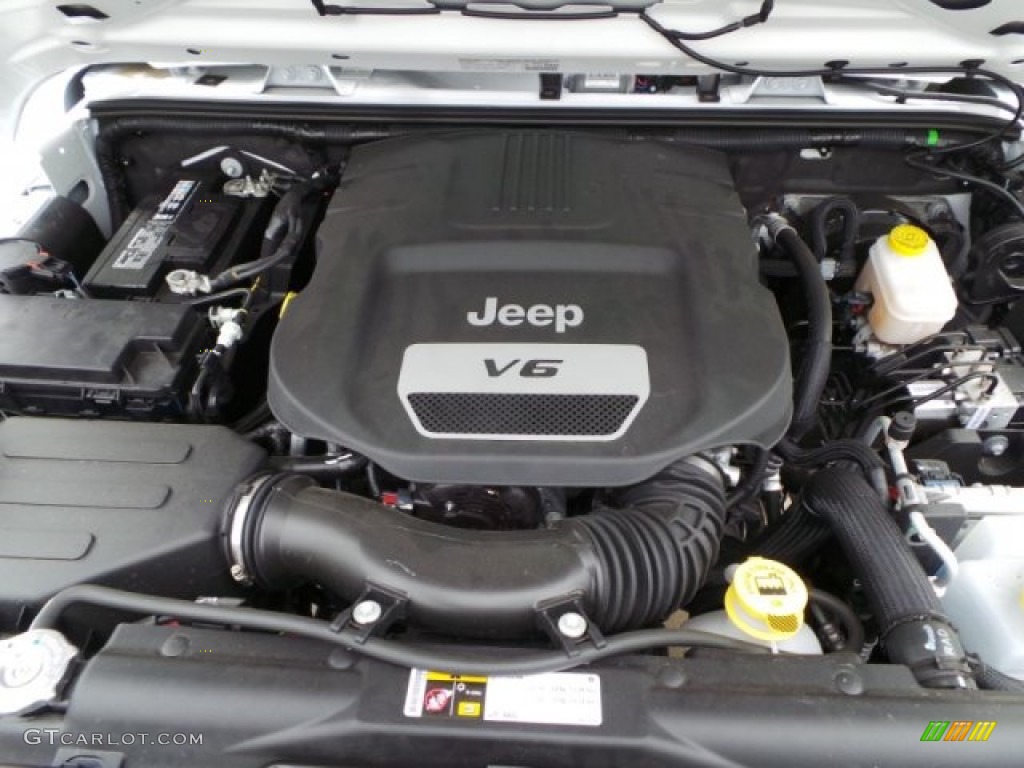 2014 Jeep Wrangler Sport 4x4 3.6 Liter DOHC 24-Valve VVT V6 Engine Photo #100044908