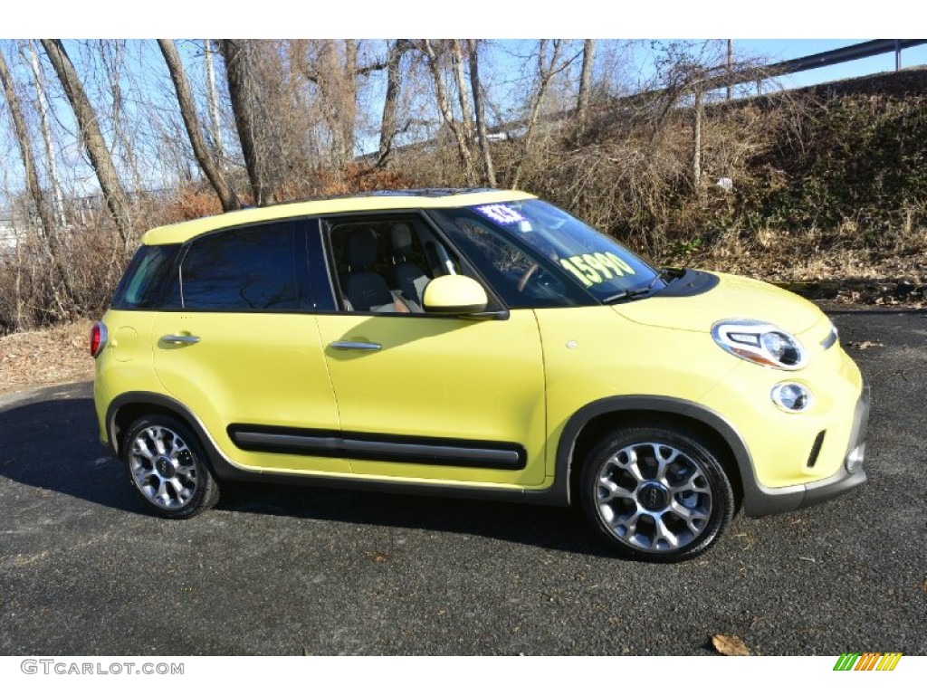 2014 500L Trekking - Giallo (Yellow) / Black/Marrone (Black/Brown) photo #4