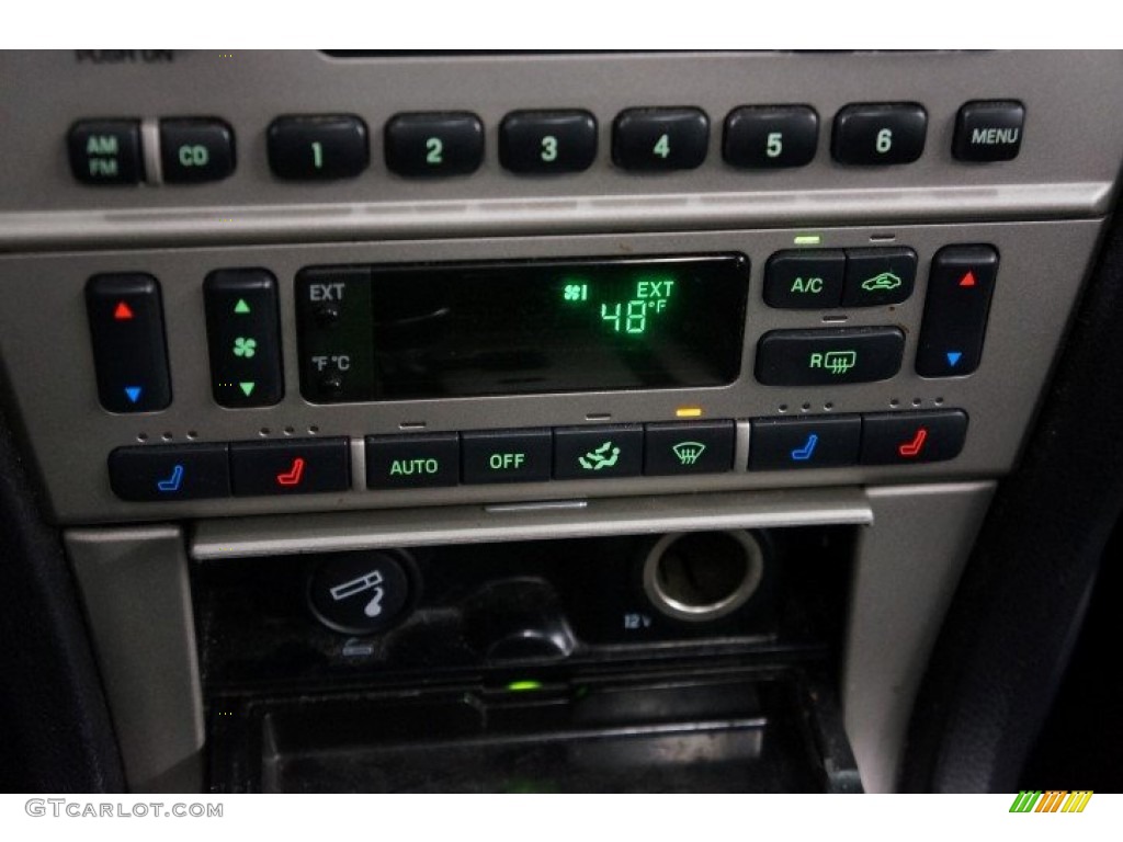 2003 LS V8 - Black / Dark Ash/Medium Ash photo #30