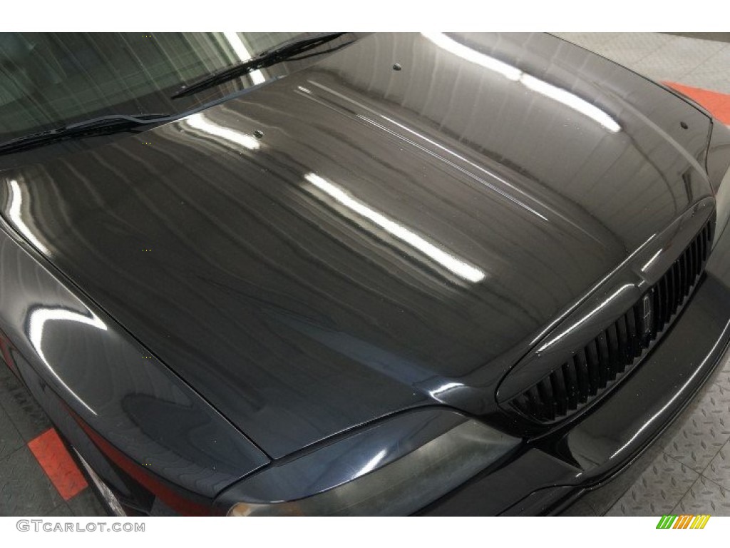 2003 LS V8 - Black / Dark Ash/Medium Ash photo #39