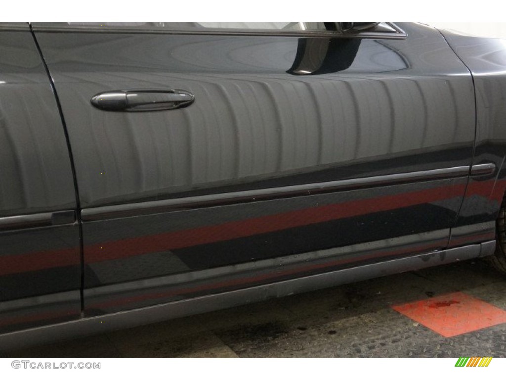 2003 LS V8 - Black / Dark Ash/Medium Ash photo #45