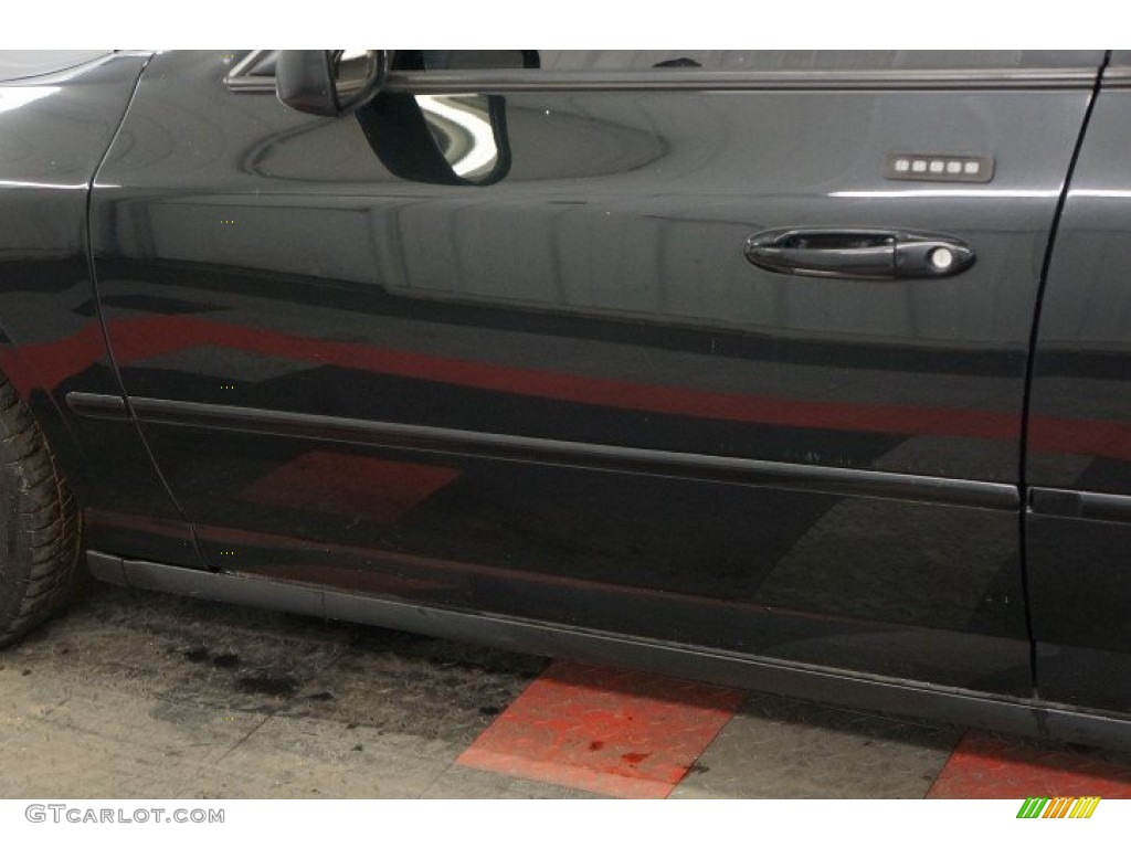 2003 LS V8 - Black / Dark Ash/Medium Ash photo #59