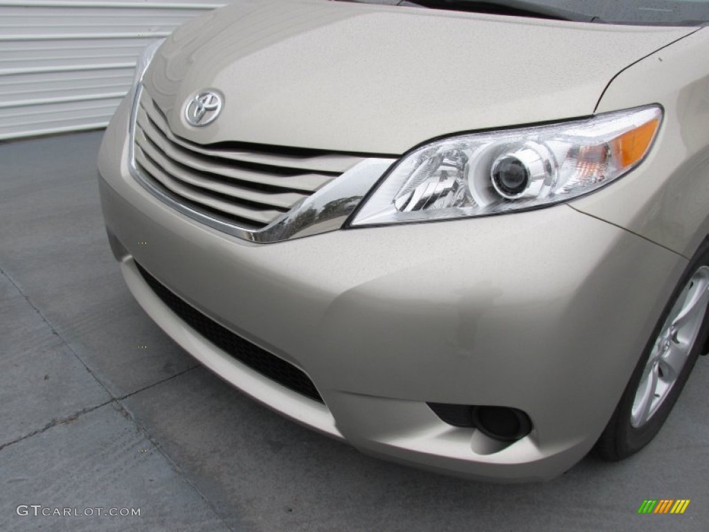 2015 Sienna LE - Creme Brulee Mica / Bisque photo #10