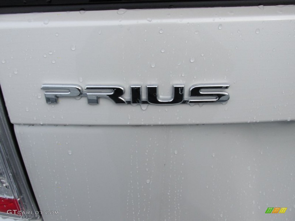 2015 Prius Two Hybrid - Blizzard Pearl / Dark Gray photo #14