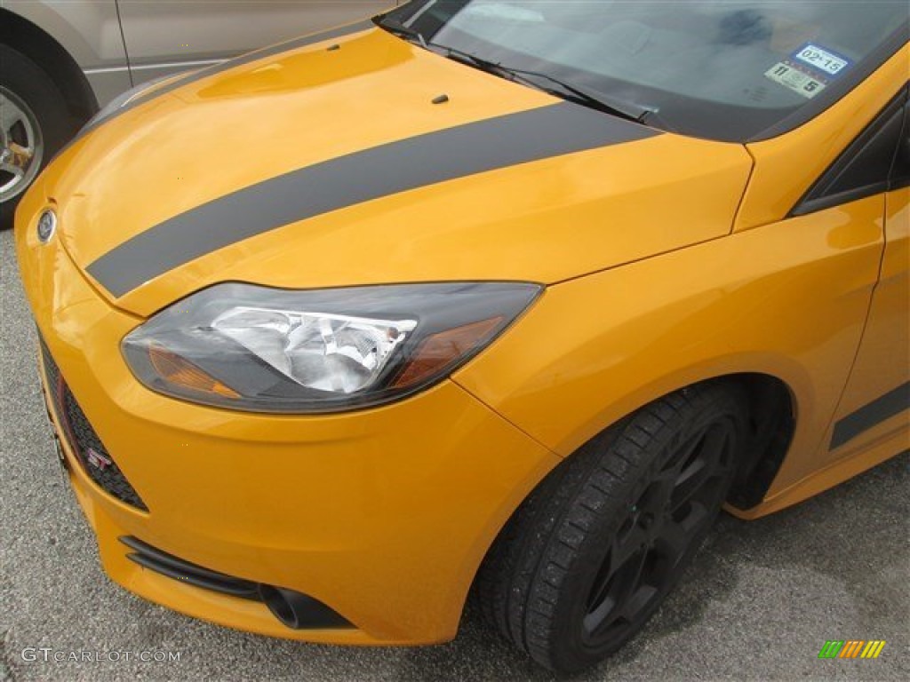 2014 Focus ST Hatchback - Tangerine Scream / ST Tangerine Scream/Charcoal Black Recaro Sport Seats photo #6