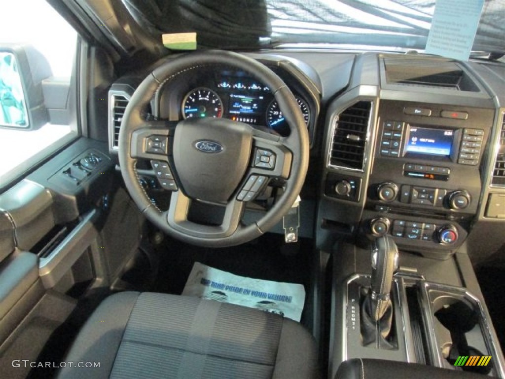 2015 Ford F150 XLT SuperCrew Black Dashboard Photo #100085149