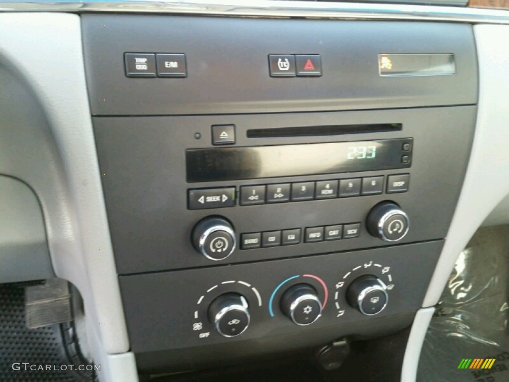 2005 Buick Allure CX Controls Photos