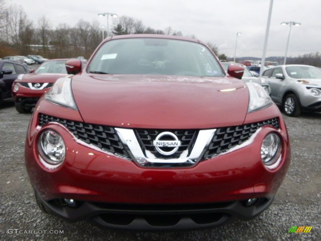 2015 Juke SV AWD - Cayenne Red / Black/Red photo #8