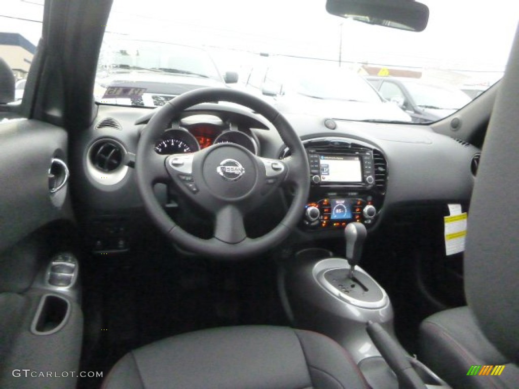 2015 Juke SV AWD - Cosmic Blue / Black/Red photo #13