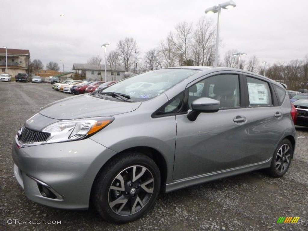 2015 Versa Note SR - Magnetic Gray / Charcoal photo #7