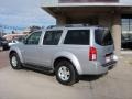 Silver Lightning Metallic - Pathfinder SE 4x4 Photo No. 3