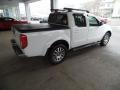 Avalanche White - Frontier SE Crew Cab 4x4 Photo No. 6
