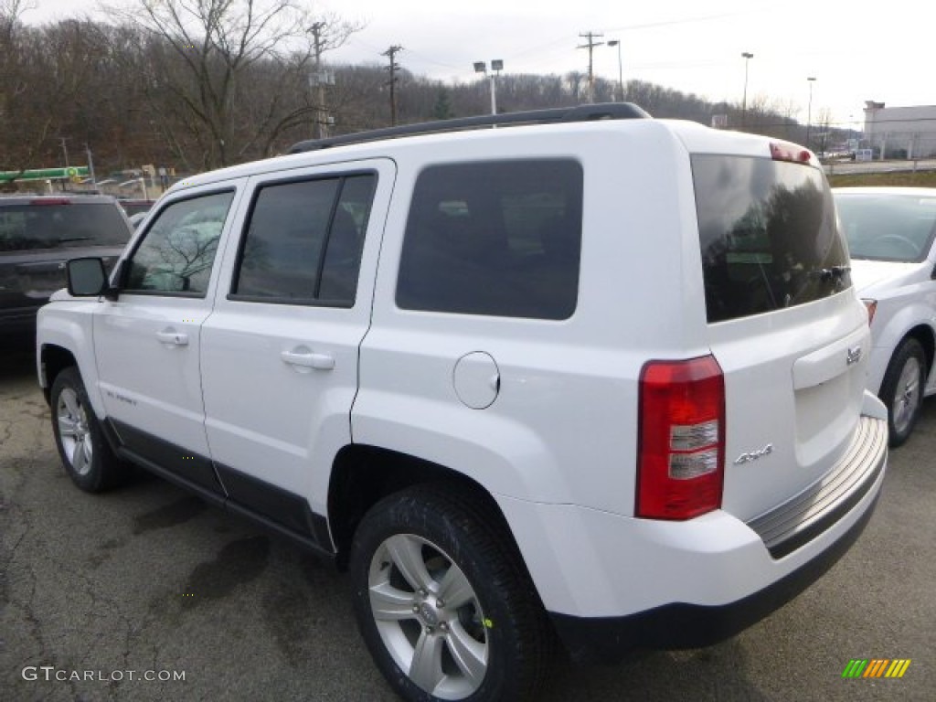2015 Patriot Latitude 4x4 - Bright White / Dark Slate Gray/Light Pebble Beige photo #3