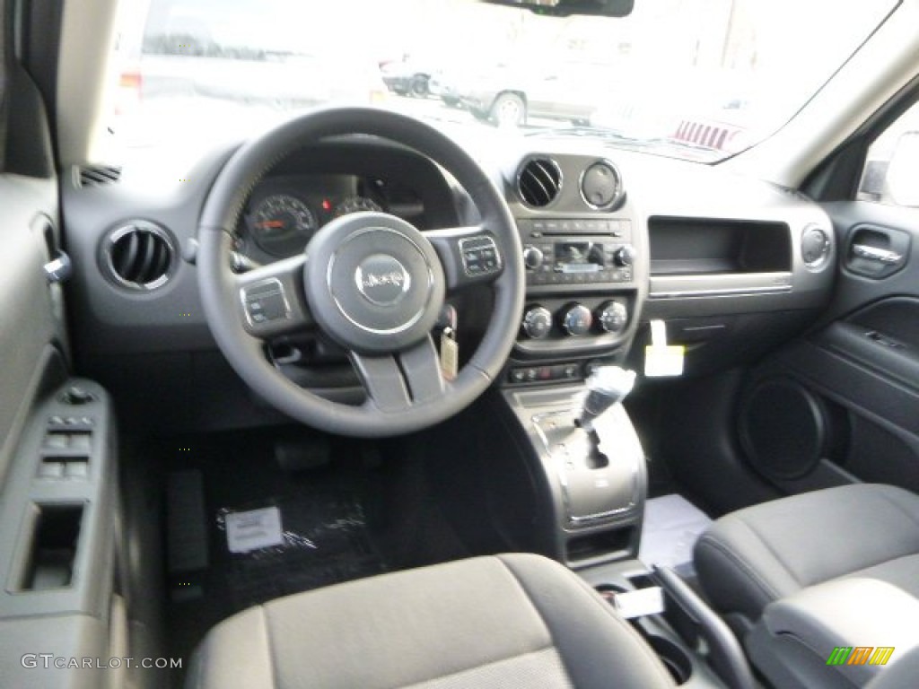 2015 Patriot Latitude 4x4 - Bright White / Dark Slate Gray/Light Pebble Beige photo #14