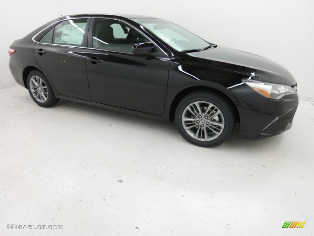 2015 Camry SE - Attitude Black Metallic / Black photo #4