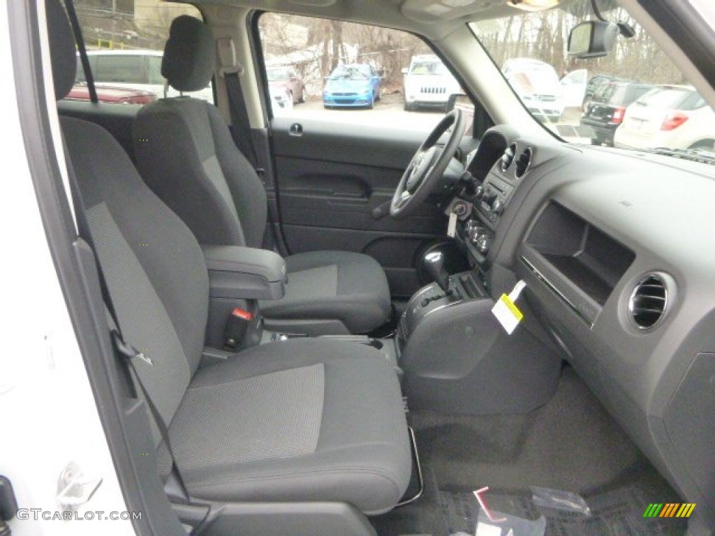 2015 Patriot Sport 4x4 - Bright White / Dark Slate Gray/Light Pebble Beige photo #11