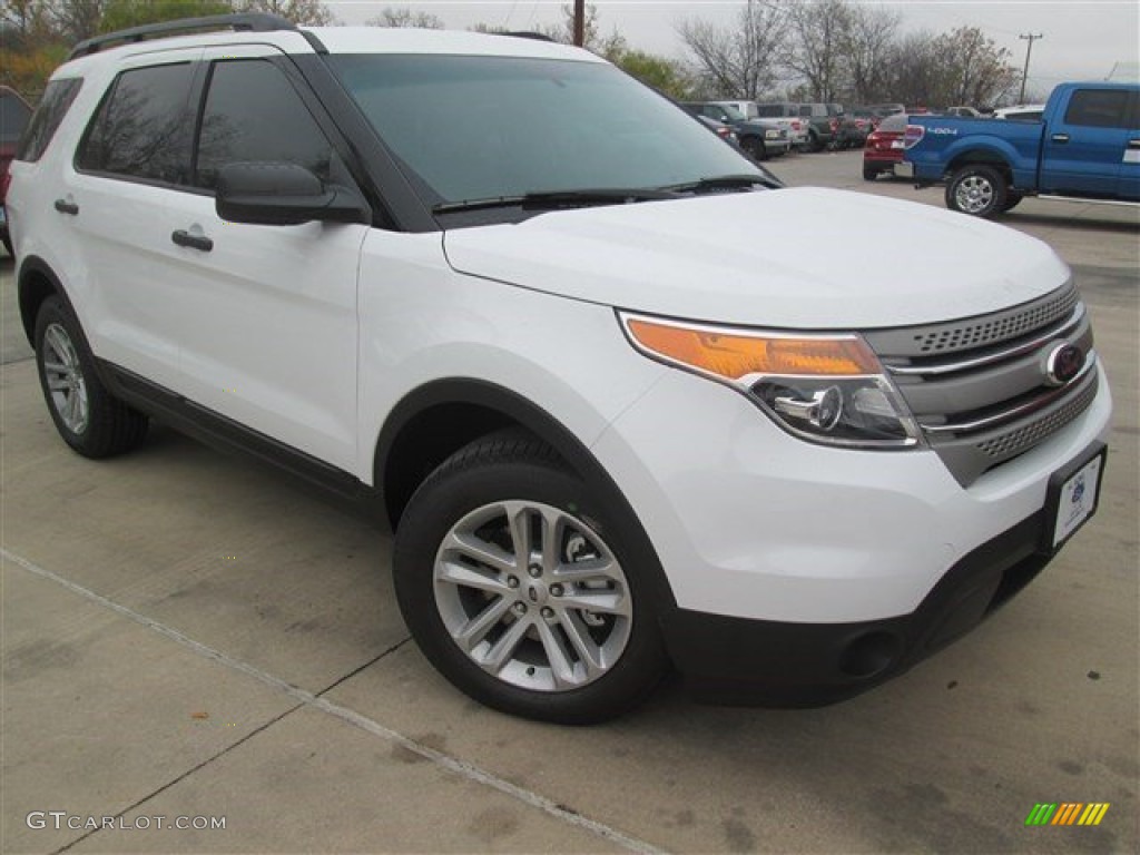 2015 Explorer FWD - Oxford White / Medium Light Stone photo #1