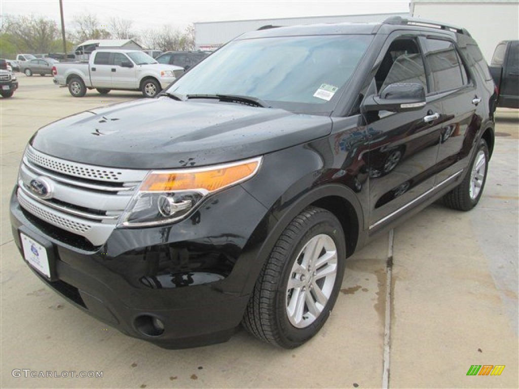 2015 Explorer XLT - Tuxedo Black / Charcoal Black photo #6