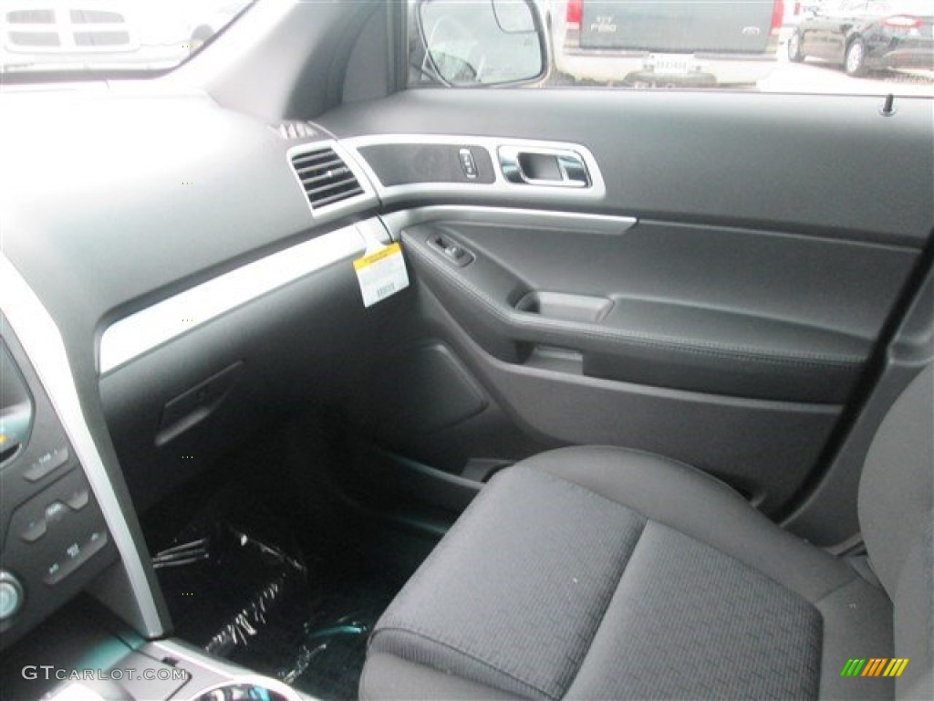 2015 Explorer XLT - Tuxedo Black / Charcoal Black photo #29